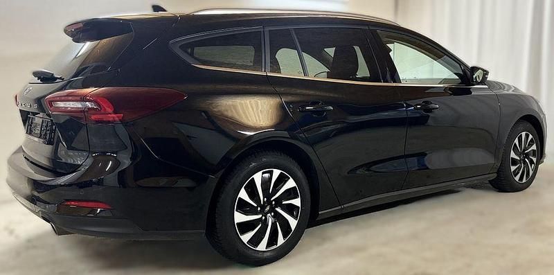 Gebraucht Ford Focus Titanium 116 PS (85 kW) 2025 Schwarz Limousine