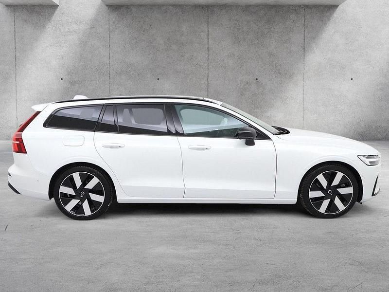 Gebraucht Volvo V60 Plus 398 PS (292 kW) 2025 Weiß Kombi