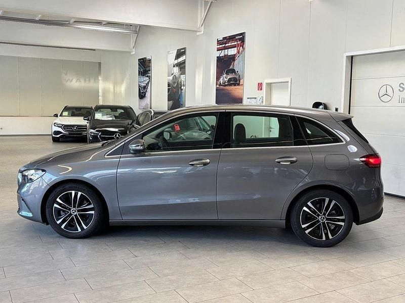 Usata Mercedes B200 Progressive 163 CV (119 kW) 2024 Grigio Monovolume