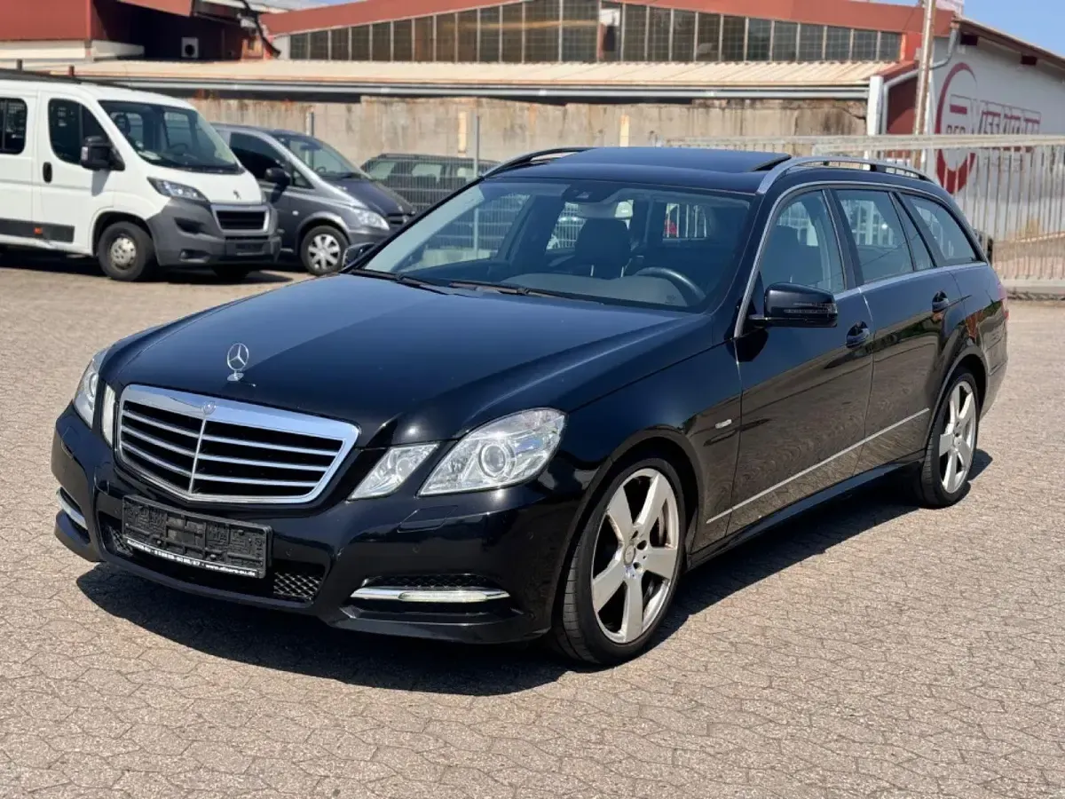 Gebraucht Mercedes E250 204 PS (150 kW) 2010 Schwarz Kombi