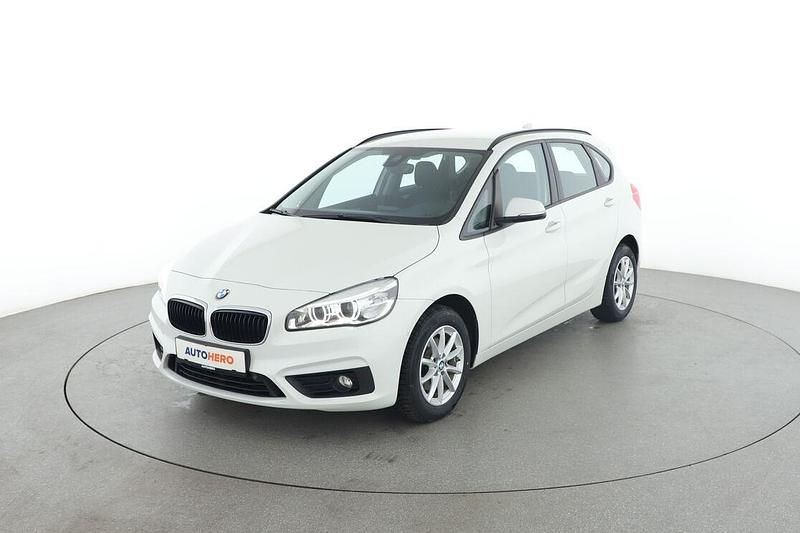 Weiß Gebraucht 2018 BMW 218 Active Tourer Advantage Van / Kleinbus | 13.870 € (Fairer Preis) - Bild 1/3