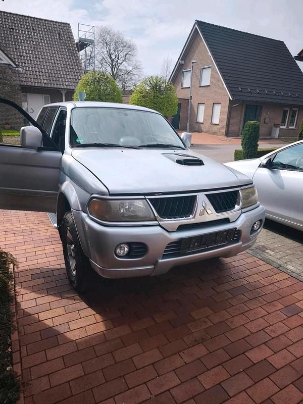 Silber Gebraucht 2006 Mitsubishi Pajero SUV | 8.500 € (Teuer) - Bild 1/4