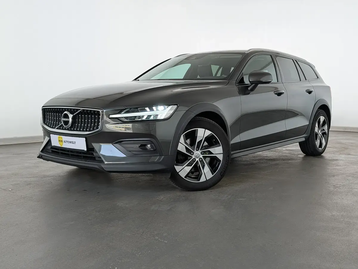 Gebraucht Volvo V60 CC Pro 197 PS (144 kW) 2022 Kombi