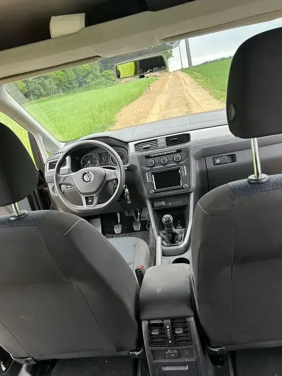 Używany VW Caddy Comfortline 102 KM (75 kW) 2016 Brązowy Minivan