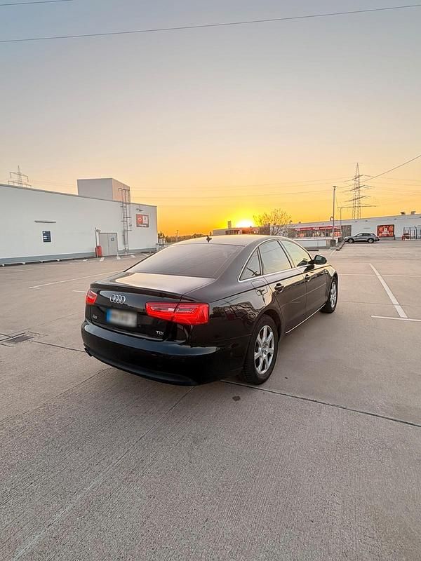 Używany Audi A6 177 KM (130 kW) 2014 Czarny Sedan/Limuzyna