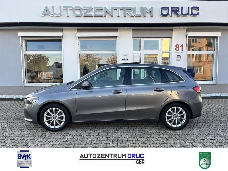 Grau Gebraucht 2019 Mercedes B200 Progressive Van / Kleinbus | 20.980 € (Fairer Preis) - Bild 1/4