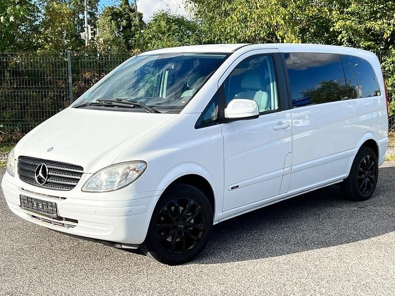 Weiß Gebraucht 2010 Mercedes Viano Van / Kleinbus | 13.990 € (Guter Preis) - Bild 1/4