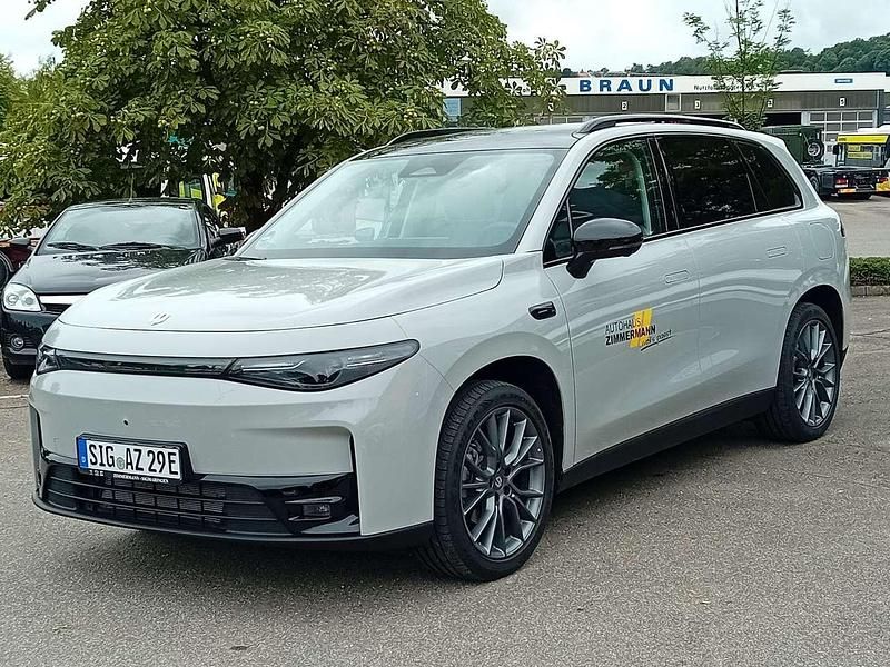 Gebraucht Leapmotor C10 215 PS (158 kW) 2025 Tundra grey SUV