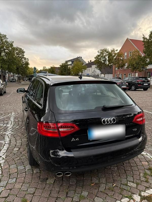 Gebraucht Audi A4 150 PS (110 kW) 2015 Schwarz Kombi
