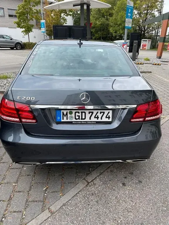 Gebraucht Mercedes E200 184 PS (135 kW) 2014 Grau Limousine