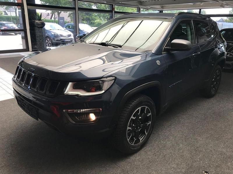 Gebraucht Jeep Compass Trailhawk 179 PS (131 kW) 2021 Blau SUV