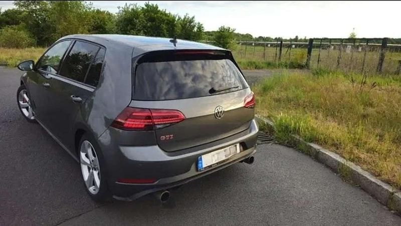 Grau Gebraucht 2018 VW Golf GTI Limousine | 19.300 € (Guter Preis) - Bild 1/4