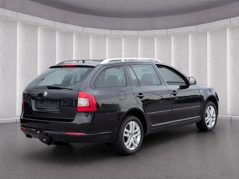 Gebraucht Skoda Octavia Drive 152 PS (111 kW) 2012 Schwarz Kombi