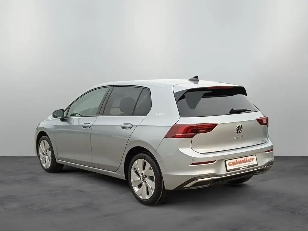 Gebraucht VW Golf VIII 150 PS (110 kW) 2025 Oyster silver metallic Limousine
