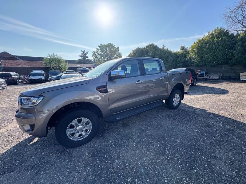 Gebraucht Ford Ranger XLT 170 PS (125 kW) 2022 Silber Pickup