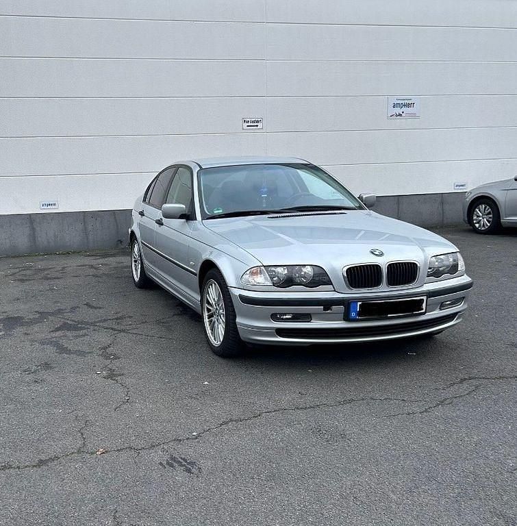 Gebraucht BMW 318 Basis 118 PS (86 kW) 2000 Grau Limousine