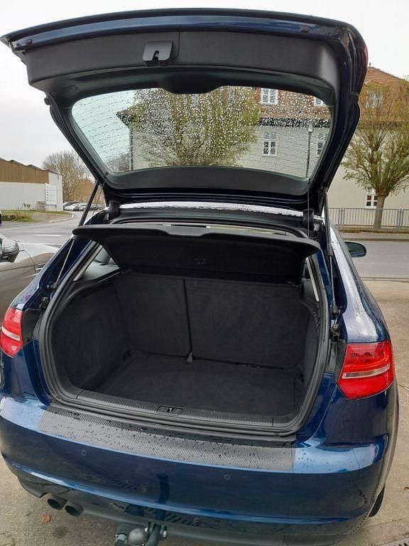 Gebraucht Audi A3 Attraction 125 PS (91 kW) 2012 Blau Limousine