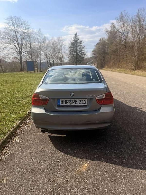 Gebraucht BMW 320 150 PS (110 kW) 2006 Grau Limousine