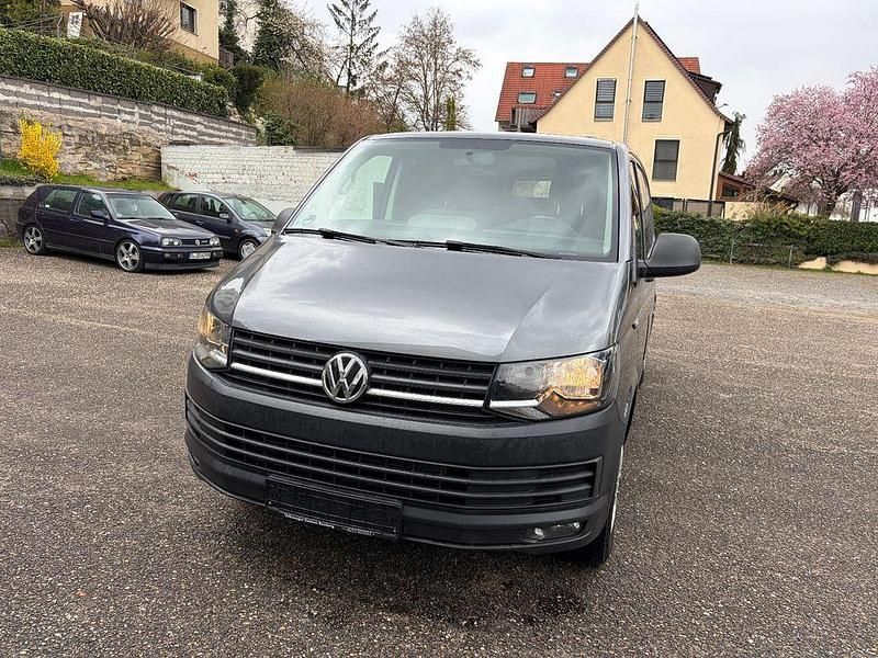 Gebraucht VW Transporter 150 PS (110 kW) 2020 Grau Van