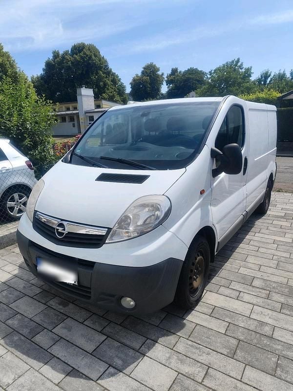 Weiß Gebraucht 2013 Opel Vivaro Van | 7.790 € (Fairer Preis) - Bild 1/4