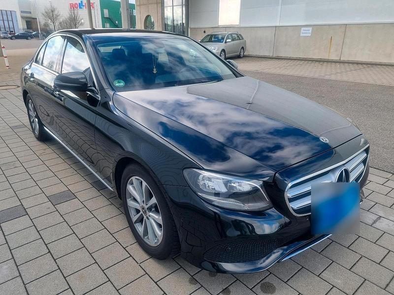 Gebraucht Mercedes E250 211 PS (155 kW) 2017 Schwarz Limousine