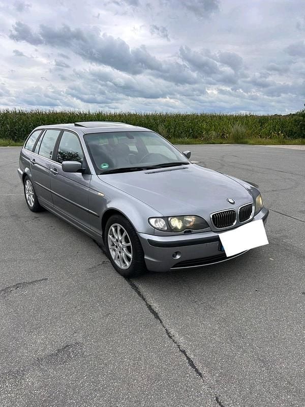 Grau Gebraucht 2004 BMW 320 Kombi | 900 € (Superpreis) - Bild 1/4