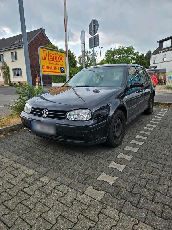 Schwarz Gebraucht 2001 VW Golf IV Kleinwagen | 300 € (Superpreis) - Bild 1/1