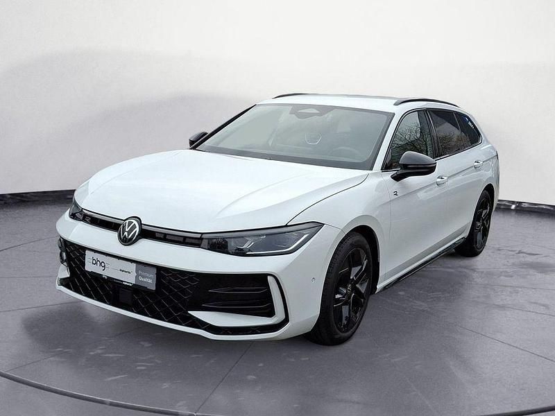 Gebraucht VW Passat R-line 193 PS (141 kW) 2025 Weiß Kombi