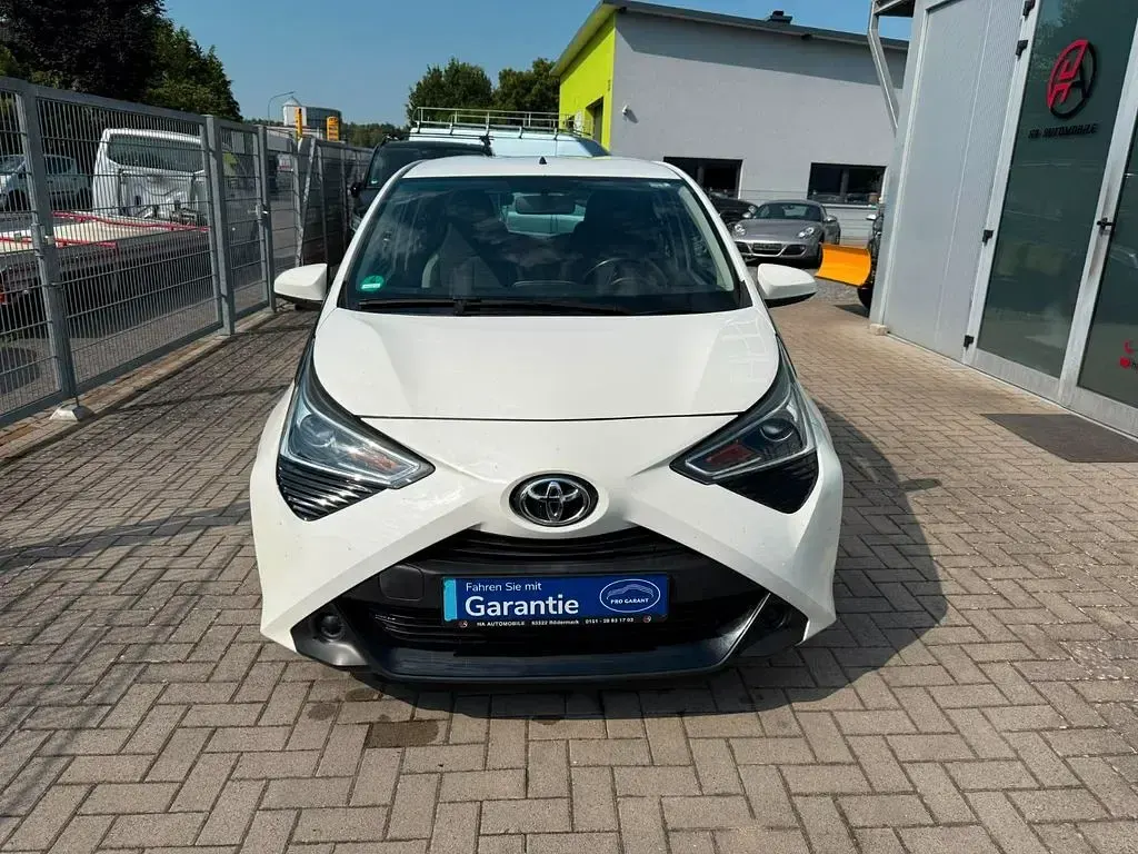 Gebraucht Toyota Aygo X-play 72 PS (52 kW) 2018 Weiß Kleinwagen