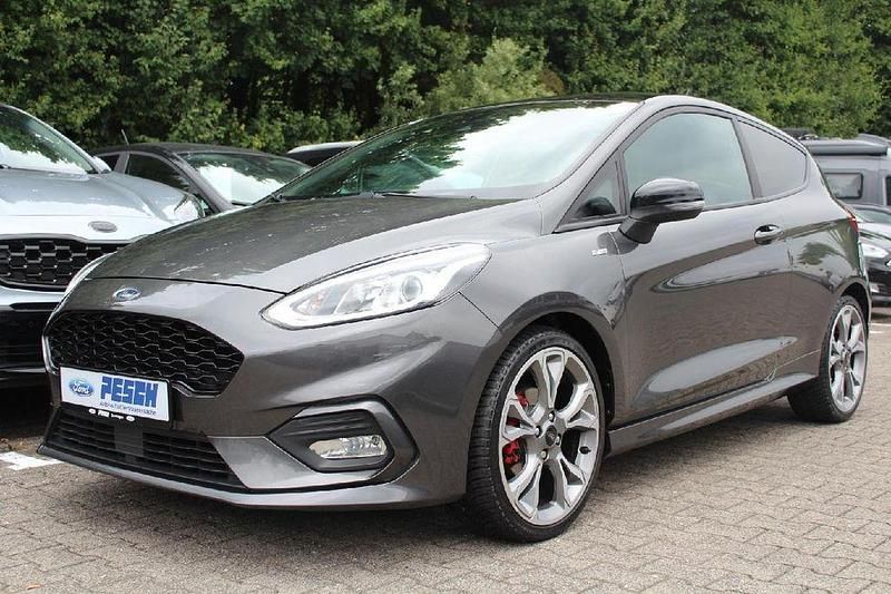 Grau Gebraucht 2018 Ford Fiesta ST-Line Kleinwagen | 11.490 € (Fairer Preis) - Bild 1/4