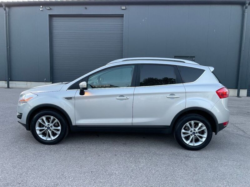 Silber Gebraucht 2012 Ford Kuga Titanium SUV | 5.850 € (Guter Preis) - Bild 1/4