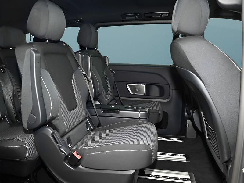 Gebraucht Mercedes V300 237 PS (174 kW) 2026 Schwarz Van / Kleinbus