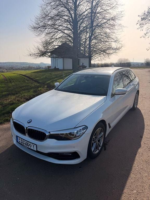 Gebraucht BMW 520 Shadowline 184 PS (135 kW) 2017 Weiß Kombi