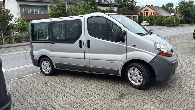 Usado Renault Traffic 2006 Cinzento Monovolume