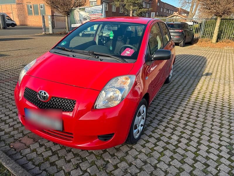 Rot Gebraucht 2007 Toyota Yaris Kleinwagen | 1.950 € (Guter Preis) - Bild 1/4