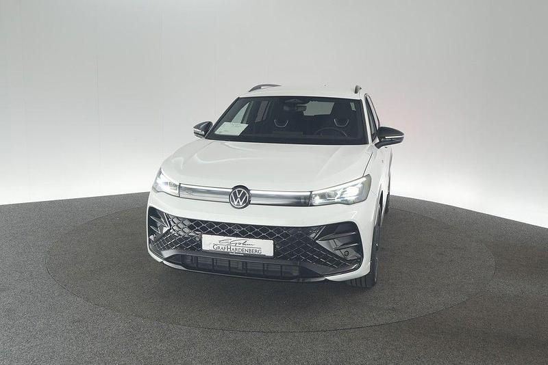 Weiß Gebraucht 2024 VW Tiguan R-line SUV | 46.890 € (Superpreis) - Bild 1/4