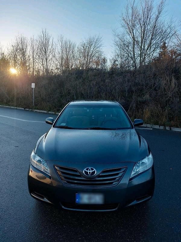 Grau Gebraucht 2007 Toyota Camry Limousine | 5.500 € (Superpreis) - Bild 1/4