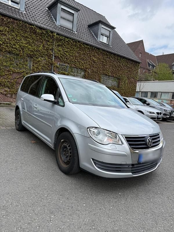 Gebraucht VW Touran 140 PS (102 kW) 2009 Silber Van / Kleinbus