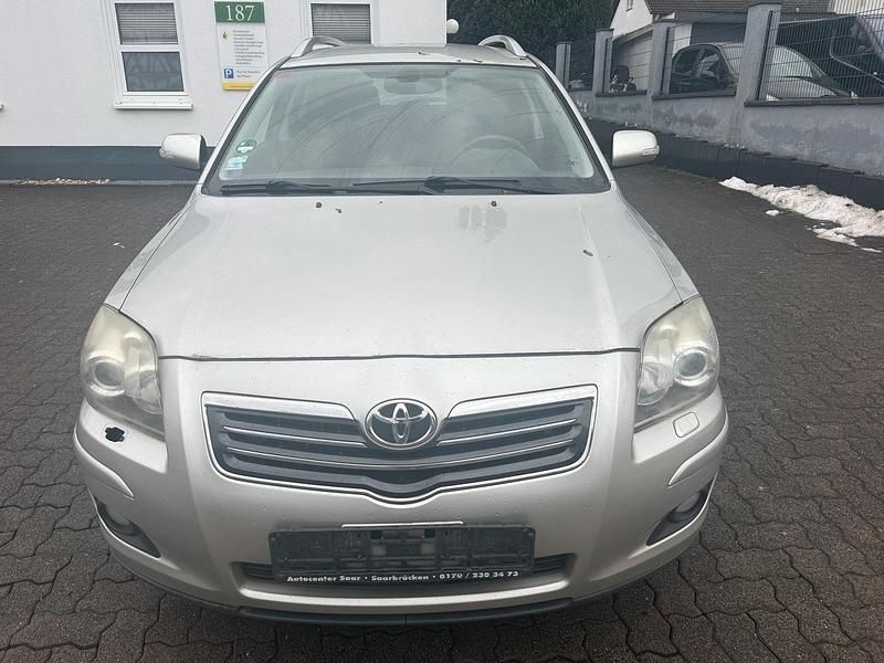 Gebraucht Toyota Avensis 177 PS (130 kW) 2007 Silber Kombi