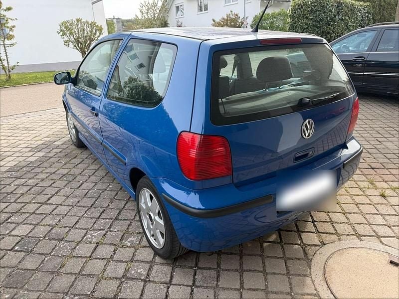 Second-hand VW Polo 50 CP (36 kW) 2000 Albastru Hatchback