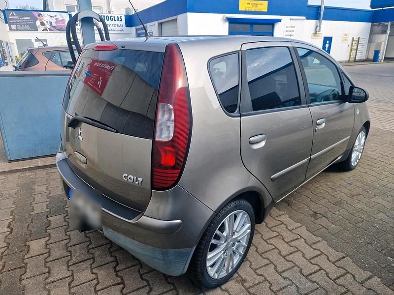 Gebraucht Mitsubishi Colt 95 PS (69 kW) 2008 Grau Kleinwagen