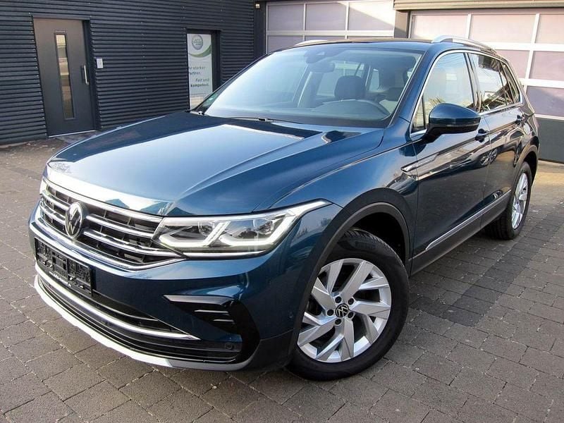 Blau Gebraucht 2022 VW Tiguan Elegance SUV | 27.990 € (Superpreis) - Bild 1/4