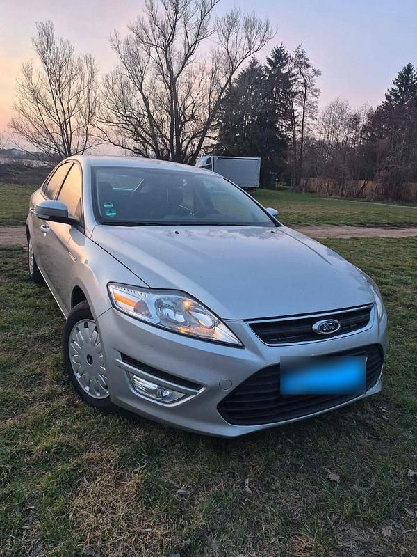 Gebraucht Ford Mondeo 115 PS (84 kW) 2012 Grau Limousine