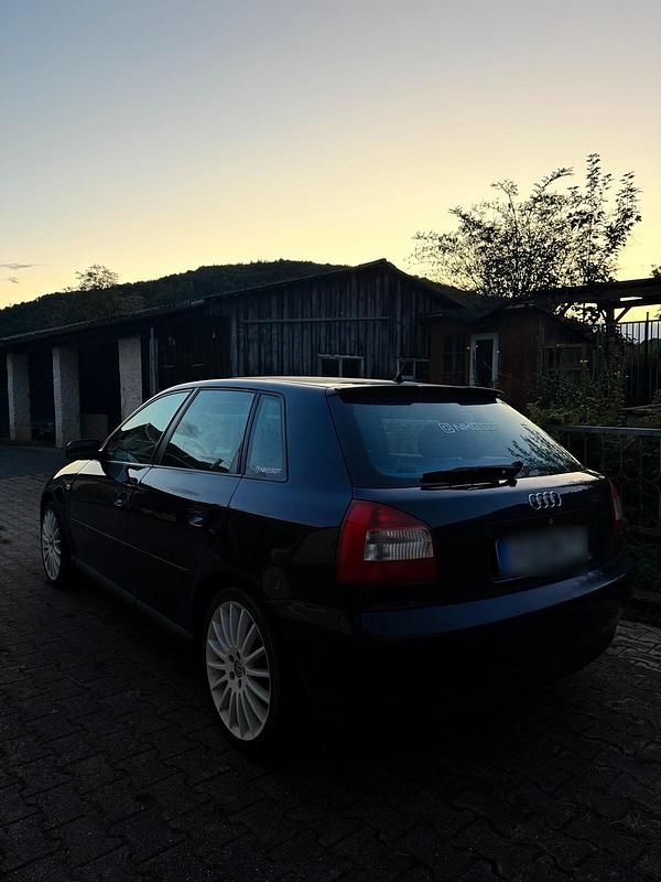 Usata Audi A3 102 CV (75 kW) 2002 Blu Utilitaria