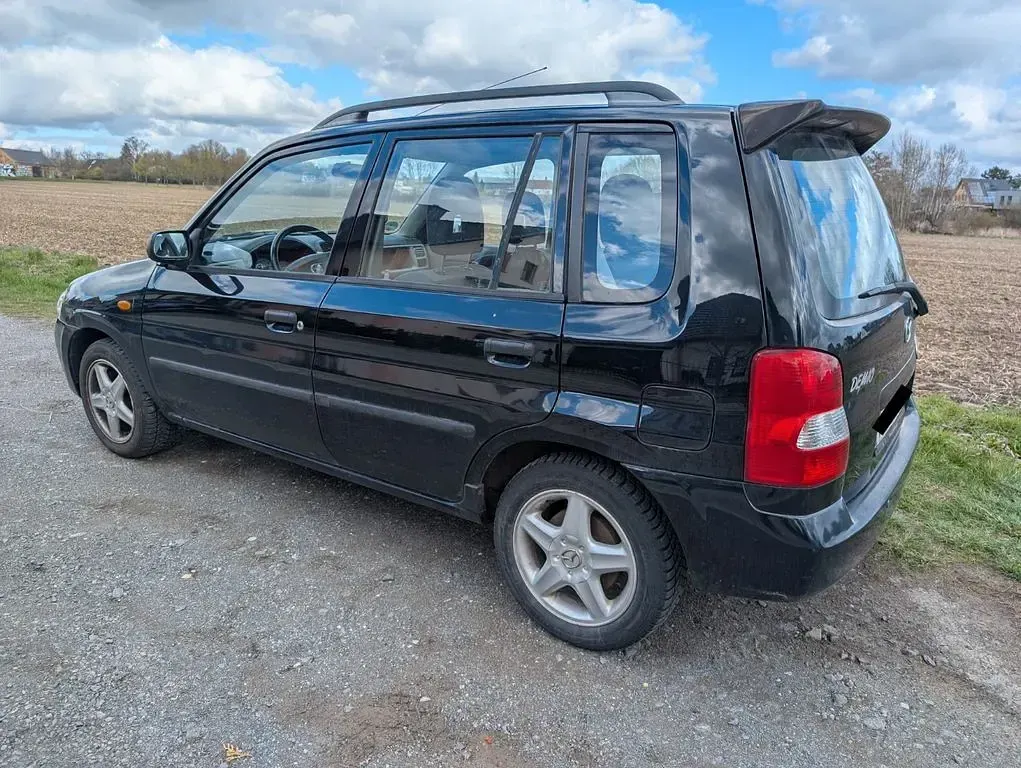 Gebraucht Mazda Demio 75 PS (55 kW) 2002 Schwarz Kleinwagen