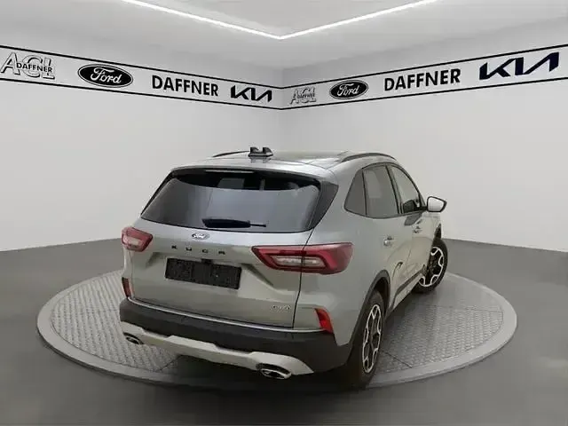 Gebraucht Ford Kuga Active X 242 PS (177 kW) 2024 Solarsilber SUV