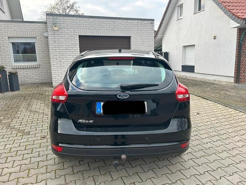 Gebraucht Ford Focus 120 PS (88 kW) 2017 Schwarz Limousine