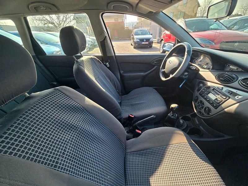 Second-hand Ford Focus 131 CP (96 kW) 2003 Gri Break