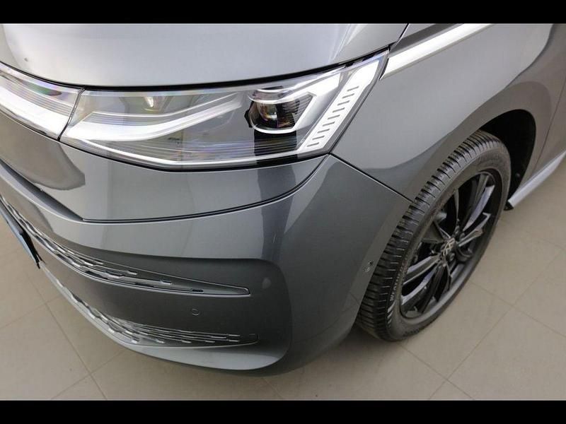 Gebraucht VW Multivan Style 150 PS (110 kW) 2025 Indiumgrau (grey), metallic Van