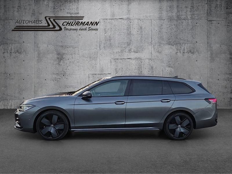 Neu VW Passat R-line 193 PS (141 kW) 2025 Grau Kombi